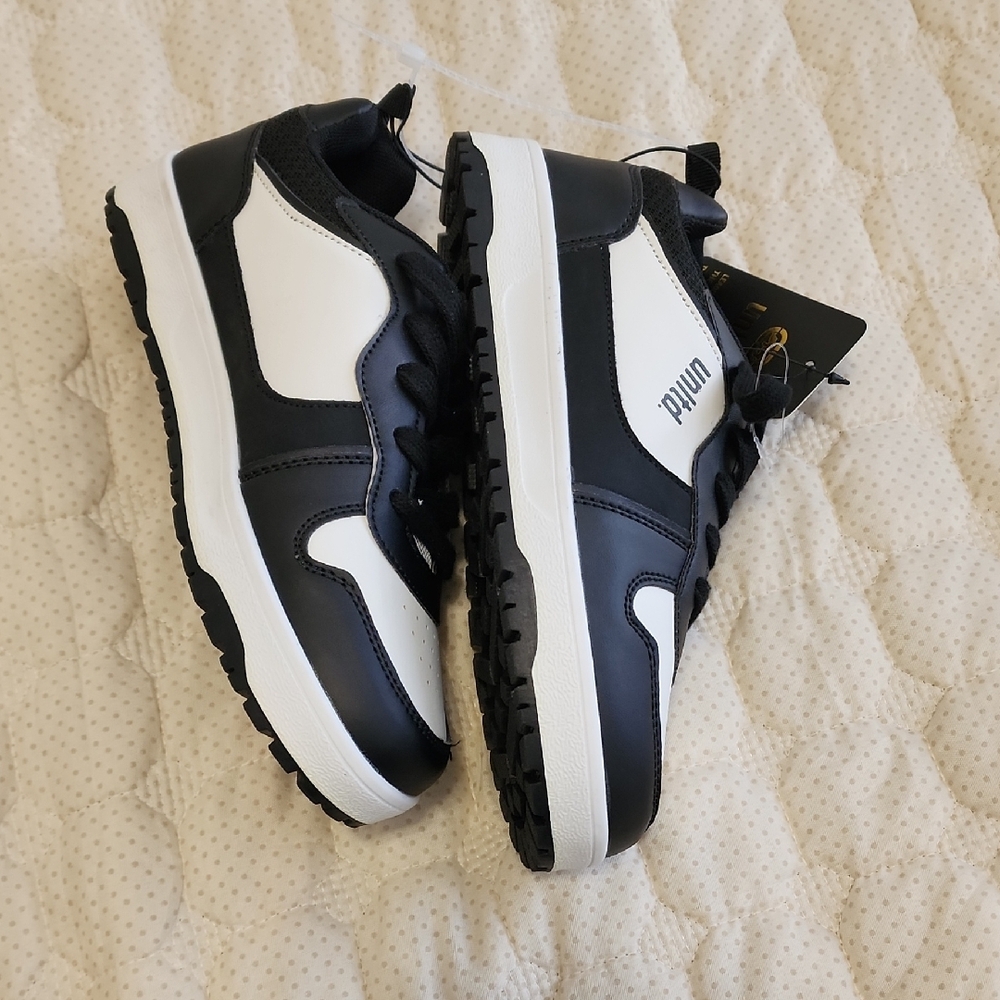 Ecko Unlimited Black and White Kids Sneakers - Picture 4 of 6